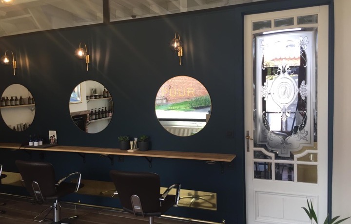 Interieur van kapsalon PUUR